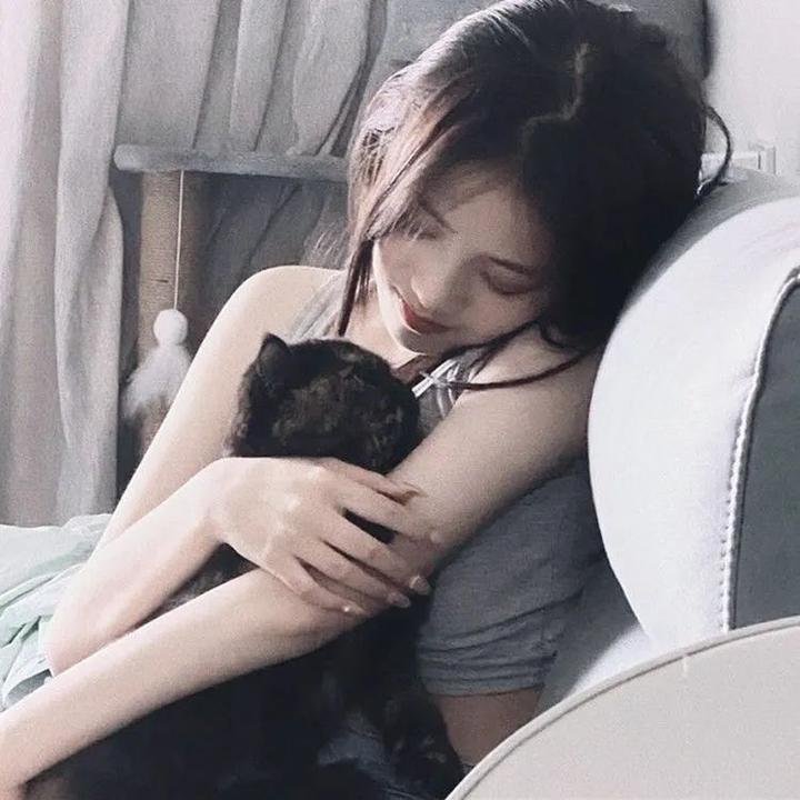 我们才不是兄弟呢
